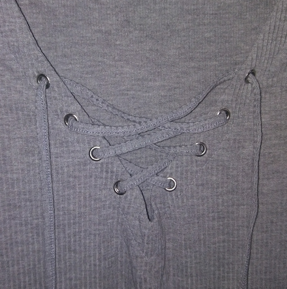Cross up tee - Picture 2 of 3